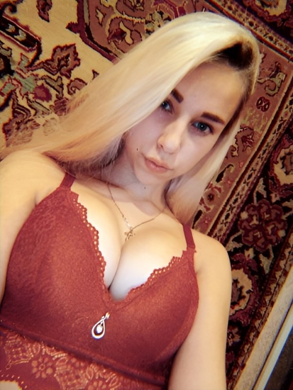 Адель привлекательная девушка из Чебаркуль цена от 5000 руб