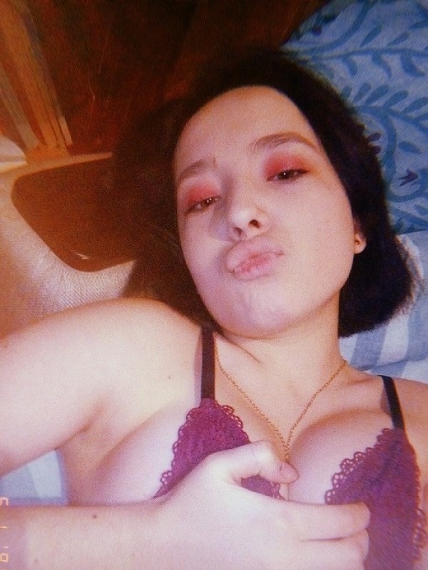 Лена привлекательная девушка из Чебаркуль цена от 3000 руб