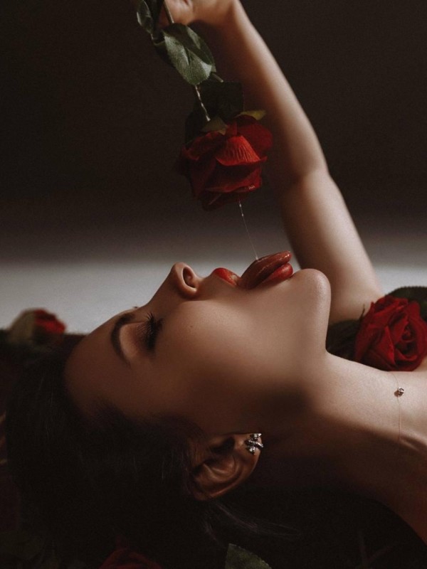 Варечка привлекательная девушка из Чебаркуль цена от 7000 руб